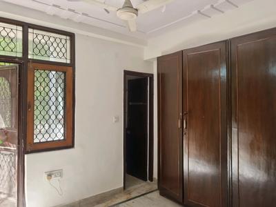 Bedroom Image of 1300 Sq.ft 3 BHK Apartment / Flat for rent in Janakpuri New Delhi for Rs. 40000