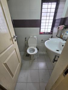 Image of 750 Sq.ft 2 BHK Apartment / Flat for rent in Raheja Reflections, Kandivali East, Mumbai for Rs. 59000