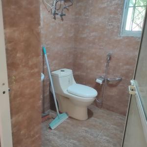 Image of 950 Sq.ft 2 BHK Apartment / Flat for rent in Bathal apartment, Patparganj, New Delhi for Rs. 31000