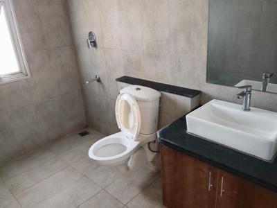 Bathroom Image of 1300 Sq.ft 2 BHK Apartment / Flat for rent in Prestige Falcon City, Konanakunte Bengaluru for Rs. 50000
