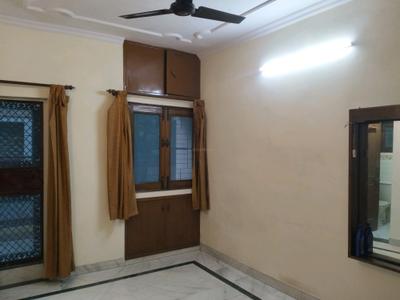 Bedroom Image of 1200 Sq.ft 3.5 BHK Apartment / Flat for rent in Mayur Vihar Phase 1 Pocket 2 RWA, Mayur Vihar Phase 1 New Delhi for Rs. 56000