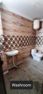 Bathroom Image of 450 Sq.ft 1 BHK Builder Floor for rent in East Of Kailash New Delhi for Rs. 17000