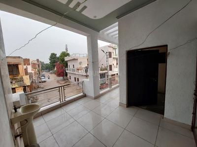 Balcony Image of 600 Sq.ft 2 BHK Builder Floor for rent in Shahganj Agra for Rs. 9000
