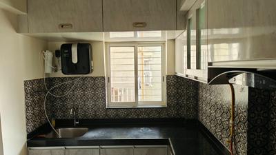 Kitchen Image of 750 Sq.ft 2 BHK Apartment / Flat for rent in Lodha Amara, Kolshet Thane for Rs. 55000