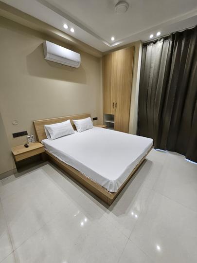 DLF Golf Course, Sector 42 Bedroom 1