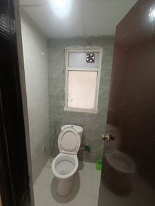 Bathroom Image of 585 Sq.ft 1 BHK Apartment / Flat for rent in Amrapali Dream Valley 2, Noida Extension Greater Noida for Rs. 19999