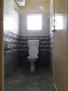 Common Bathroom Three Image of 1250 Sq.ft 2 BHK Apartment / Flat for rent in Akshay, Mahadevapura Bengaluru for Rs. 33000