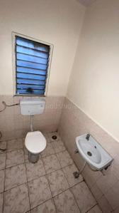 Bathroom Image of 750 Sq.ft 1 BHK Apartment / Flat for rent in Kumar Park, Gultekdi Pune for Rs. 25000