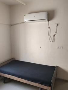 Bedroom Image of 800 Sq.ft 2 BHK Apartment / Flat for rent in Adani Pratham Phase 2, Vaishno Devi Circle Ahmedabad for Rs. 22500