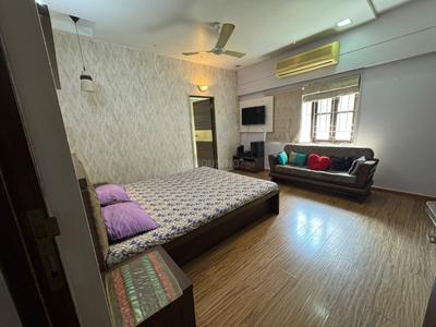 Bedroom Image of 2500 Sq.ft 3 BHK Apartment / Flat for rent in Bodakdev Ahmedabad for Rs. 75000