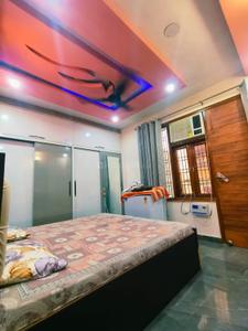 Bedroom Image of 1100 Sq.ft 3 BHK Builder Floor for rent in Dream Home, Dwarka Mor New Delhi for Rs. 25000