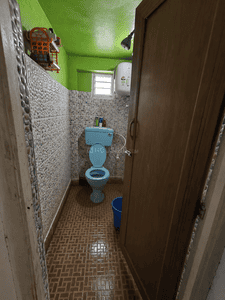 Bathroom Image of 780 Sq.ft 2 BHK Independent House for rent in Tollygunge Kolkata for Rs. 16000