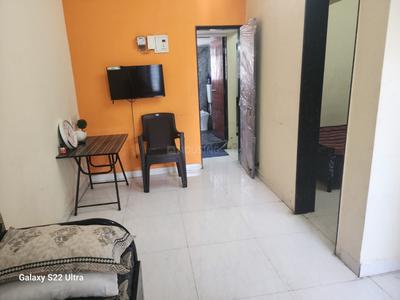 Living Room Image of 630 Sq.ft 1 BHK Apartment / Flat for rent in Koregaon Park Pune for Rs. 20000