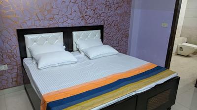 Bedroom Image of PremNivas PG in Indirapuram, Ghaziabad