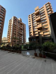 Image of 1290 Sq.ft 2.5 BHK Apartment / Flat for rent in Malabar County III, Vaishno Devi Circle, Ahmedabad for Rs. 45000