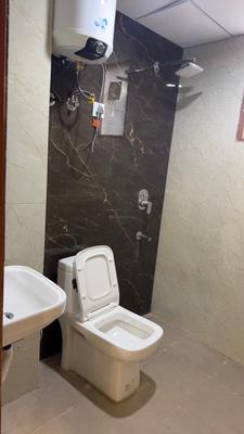 Bathroom Image of 1500 Sq.ft 1 RK Builder Floor for rent in Sector 39 Gurgaon for Rs. 25000