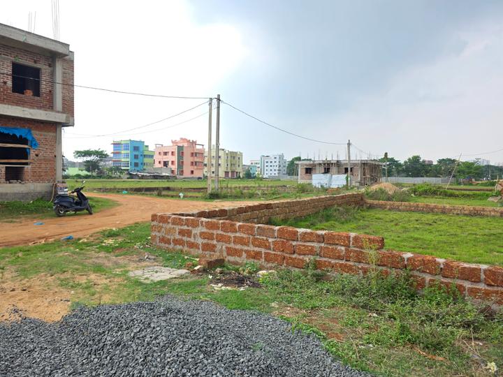 Hanspal Plot View 1