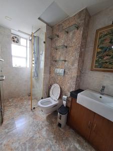 Bathroom Image of 4000 Sq.ft 4 BHK Apartment / Flat for rent in Ideal Exotica, New Alipore Kolkata for Rs. 250000
