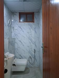 Common Bathroom Image of 1600 Sq.ft 3 BHK Apartment / Flat for sale in Sector 104 Noida for Rs. 7500000