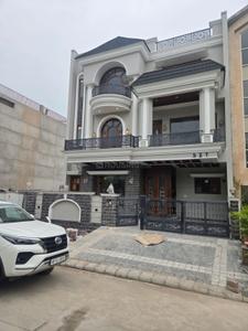 6 BHK Villa