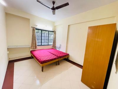 Bedroom Image of 1250 Sq.ft 2 BHK Apartment / Flat for rent in Satellite Ahmedabad for Rs. 25000