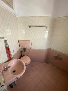 Bathroom Image of 3800 Sq.ft 3 BHK Independent House for rent in Satellite Ahmedabad for Rs. 54000