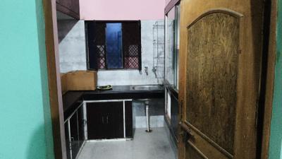 Kitchen Image of 2000 Sq.ft 2 BHK Independent House for rent in Madiyava Lucknow for Rs. 12000