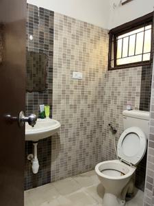 Bathroom Image of 1160 Sq.ft 2 BHK Apartment / Flat for rent in Sri Emerald Park, Kadubeesanahalli Bengaluru for Rs. 42000