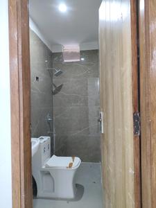 Common Bathroom Image of 2100 Sq.ft 4 BHK Apartment / Flat for sale in Titania Residency , Phi IV Greater Noida for Rs. 10850000