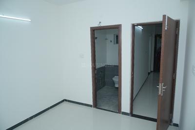 Bedroom Image of 954 Sq.ft 2 BHK Apartment / Flat for rent in MP Golden Heights, Kovur Chennai for Rs. 25000