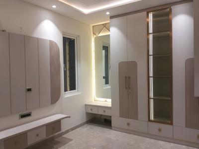 Bedroom Image of 1800 Sq.ft 3 BHK Builder Floor for sale in Vikaspuri New Delhi for Rs. 38500000