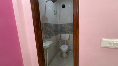 Bathroom Image of 500 Sq.ft 2 BHK Apartment / Flat for sale in Sector 4 Rohini New Delhi for Rs. 2800000
