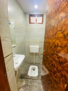 Image of 3250 Sq.ft 3 BHK Apartment / Flat for rent in Uttam Nagar, New Delhi for Rs. 25000