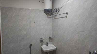Bathroom Image of 600 Sq.ft 1 RK Apartment / Flat for rent in Karolan Ka Barh Jaipur for Rs. 15500