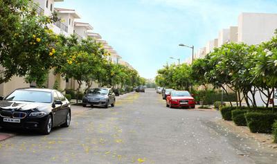 Image of 1742 Sq.ft 3.5 BHK Villa for sale in Paramount Golfforeste Villas, Surajpur, Greater Noida for Rs. 17500000
