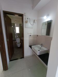 Bathroom Image of 1300 Sq.ft 3 BHK Apartment / Flat for rent in Majestique Towers East Phase 1, Kharadi Pune for Rs. 47000