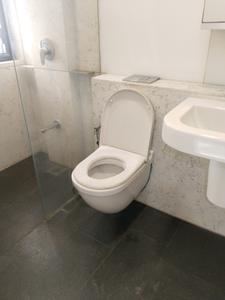 Common Bathroom Image of 3300 Sq.ft 6 BHK Apartment / Flat for sale in S Raheja Sapphire, Santacruz West Mumbai for Rs. 190000000
