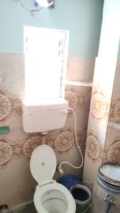 Bathroom Image of 700 Sq.ft 2 BHK Builder Floor for rent in Haltu Kolkata for Rs. 15000