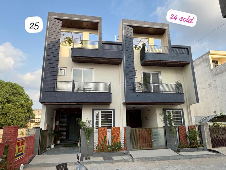 Amrapali Circle, Vaishali Nagar Extension Main Image 1