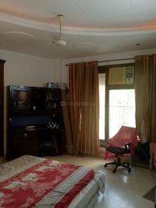 Bedroom Image of 2200 Sq.ft 3 BHK Builder Floor for sale in Chittaranjan Park New Delhi for Rs. 45000000