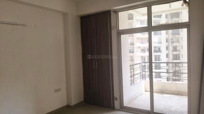 Bedroom Image of 1750 Sq.ft 4 BHK Apartment / Flat for rent in Ajnara Gen X, Crossings Republik Ghaziabad for Rs. 24000