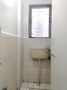 Common Bathroom Two Image of 1000 Sq.ft 2 BHK Apartment / Flat for rent in Suncity Apartment, Anand Nagar, Sinhagad Road Pune for Rs. 30000