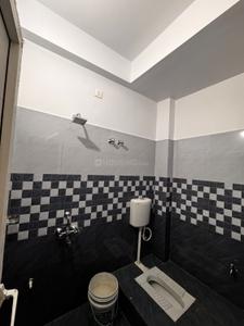 Bathroom Image of 1300 Sq.ft 2 BHK Independent House for rent in Khemnichak Patna for Rs. 8000