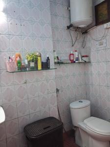 Bathroom Image of 2200 Sq.ft 3 BHK Independent House for sale in DDA Flats Munirka, Munirka New Delhi for Rs. 42500000