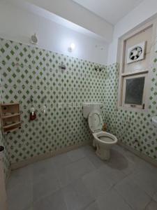 Bathroom Image of 780 Sq.ft 2 BHK Independent House for rent in Star Apartment, Chhattarpur New Delhi for Rs. 22000