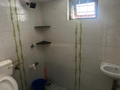 Bathroom Image of 800 Sq.ft 2 BHK Builder Floor for rent in Malapuram Kozhikode for Rs. 18000