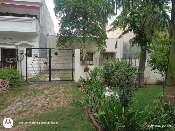 Gulmohar Estate Main Image 1