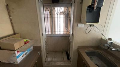 Kitchen Image of 650 Sq.ft 2 BHK Apartment / Flat for rent in Dosti West County, Thane West Thane for Rs. 30000