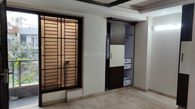 Bedroom Image of 1900 Sq.ft 3 BHK Builder Floor for rent in Kirti Nagar New Delhi for Rs. 70000