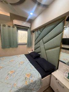 Bedroom Image of 1500 Sq.ft 2 BHK Builder Floor for rent in Saket New Delhi for Rs. 28000